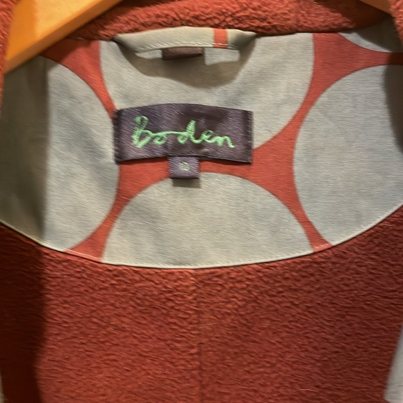 Boden Lined Rain Jacket - Picture 2 of 6